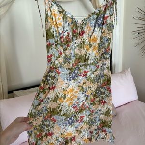 Reformation summer floral dress - lightly worn! Great used condition. Size 4.